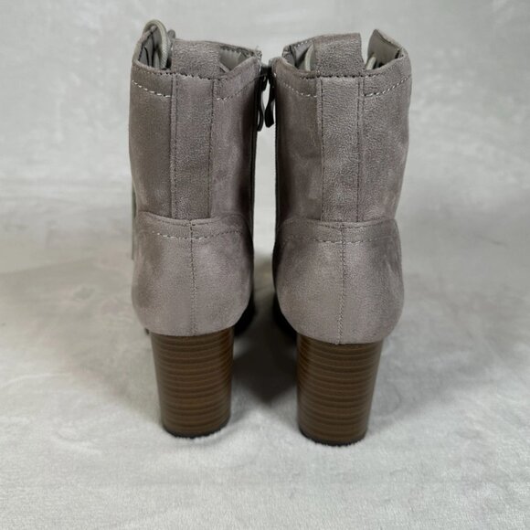 Journee Collection Baylor Boots Women Size 8.5 Gray Ankle Block Heel Lace Up NWB - Picture 5 of 10
